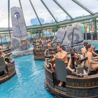 The interactive water carousel Tønnevirvel in Rulantica