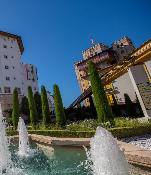 Santa Isabel im Sommer bei Sonnenschein